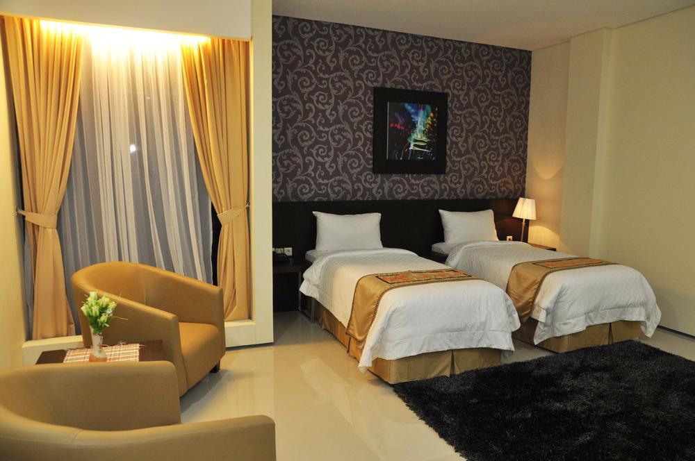 Pemalang Regina Hotel מראה חיצוני תמונה